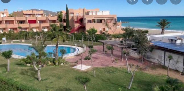 Natura Mediterranea Estudio Naturista Primera Linea Con Piscina Vera Bagian luar foto