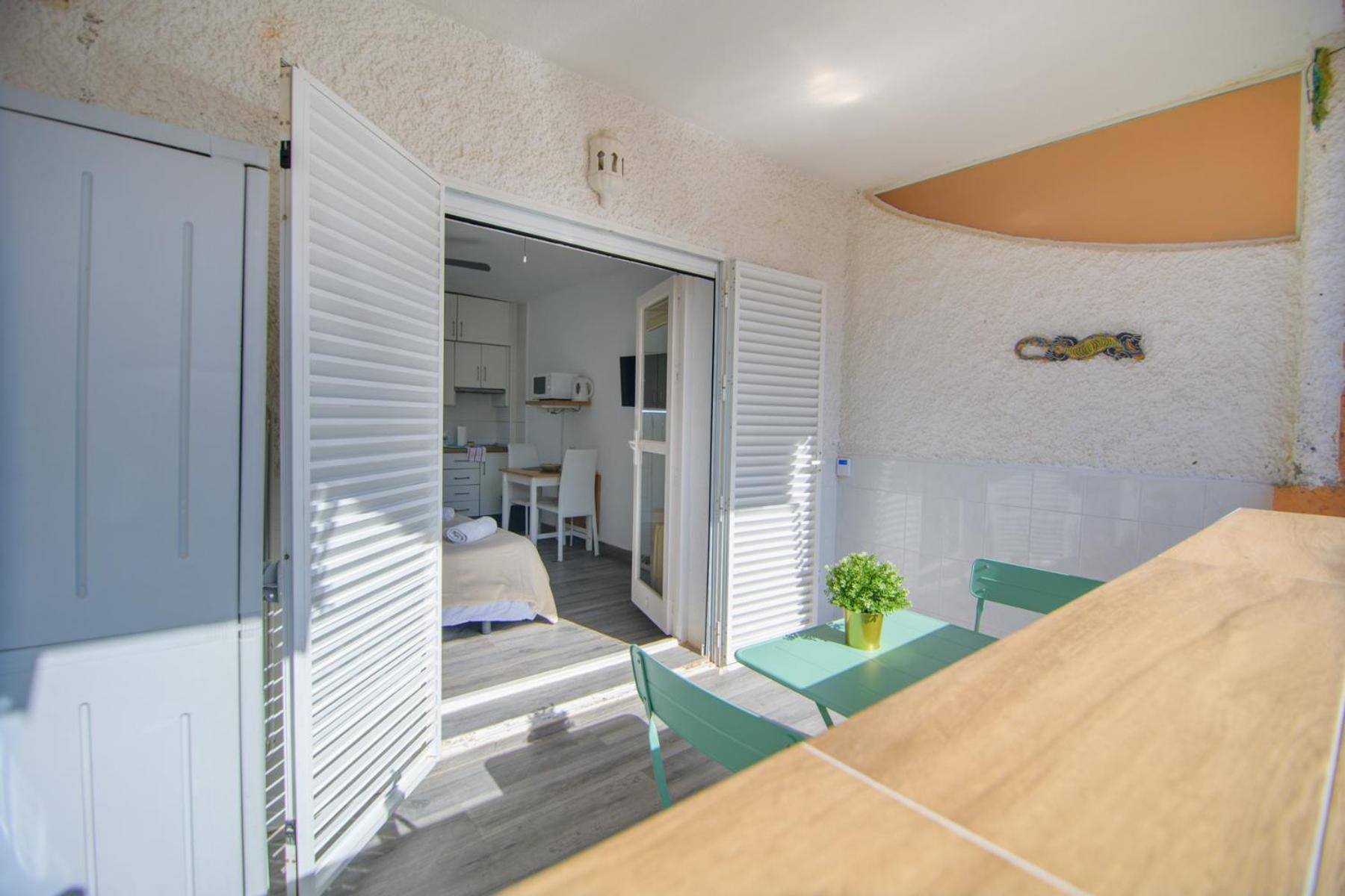 Natura Mediterranea Estudio Naturista Primera Linea Con Piscina Vera Bagian luar foto